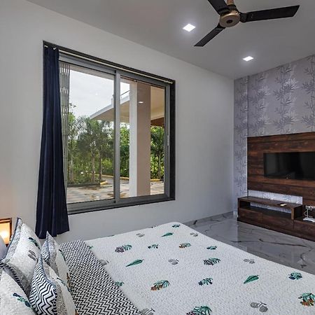 Saffronstays Odyssey, Karjat - 10 Acres Pet-Friendly Estate With Swimming Pool Chinchavli Exterior photo