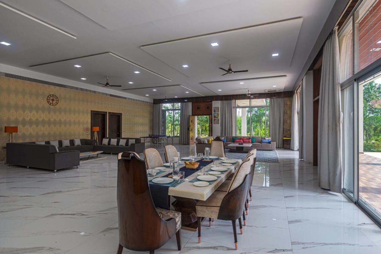 Saffronstays Odyssey, Karjat - 10 Acres Pet-Friendly Estate With Swimming Pool Chinchavli Exterior photo