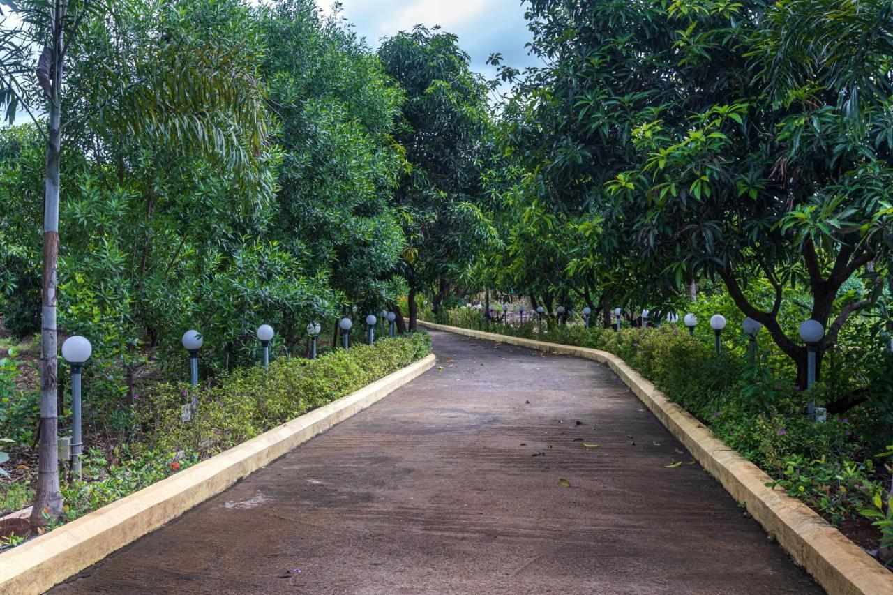 Saffronstays Odyssey, Karjat - 10 Acres Pet-Friendly Estate With Swimming Pool Chinchavli Exterior photo