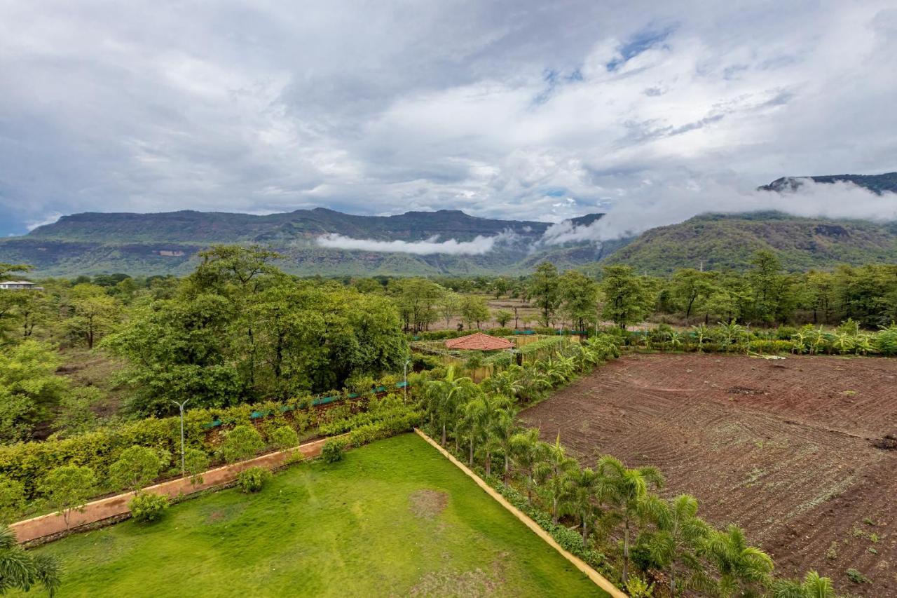 Saffronstays Odyssey, Karjat - 10 Acres Pet-Friendly Estate With Swimming Pool Chinchavli Exterior photo